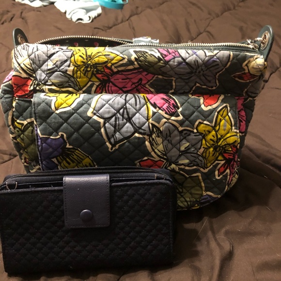 Vera Bradley pocketbook - Picture 1 of 1